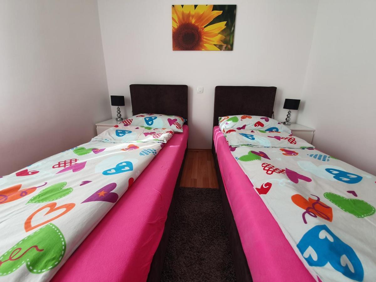 Comfortable Family Apt Iris 20M From Beach In Мандре Экстерьер фото