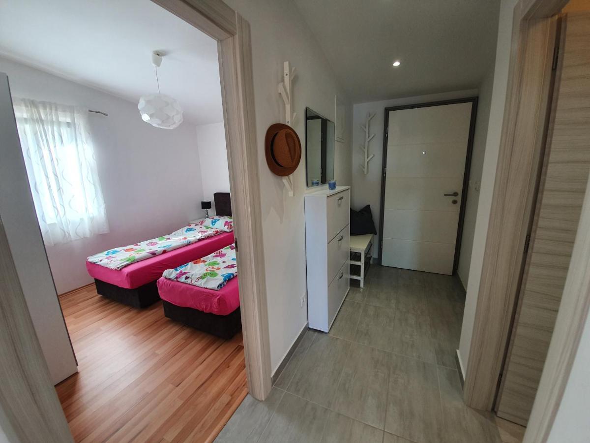 Comfortable Family Apt Iris 20M From Beach In Мандре Экстерьер фото