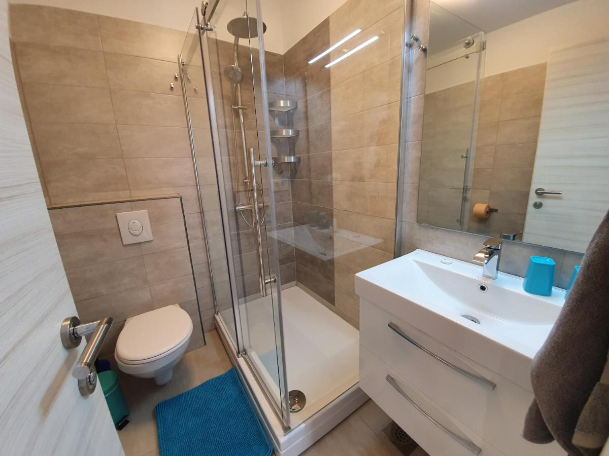 Comfortable Family Apt Iris 20M From Beach In Мандре Экстерьер фото