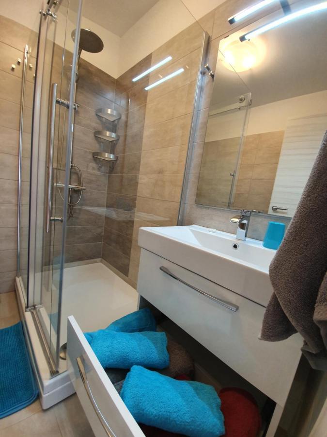 Comfortable Family Apt Iris 20M From Beach In Мандре Экстерьер фото